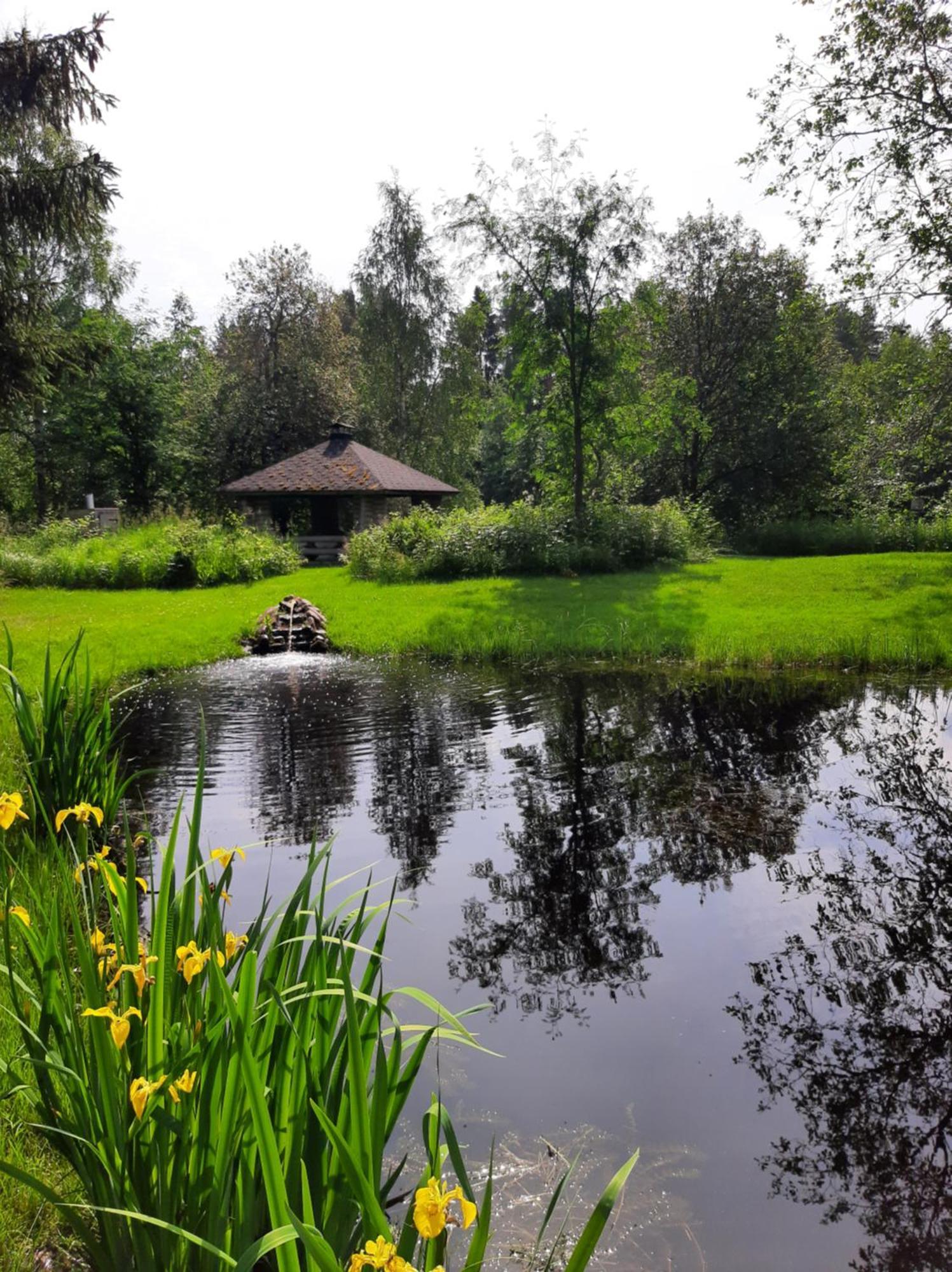 Huhtaniemen Moekkikylae Hotel Veteli Exterior photo
